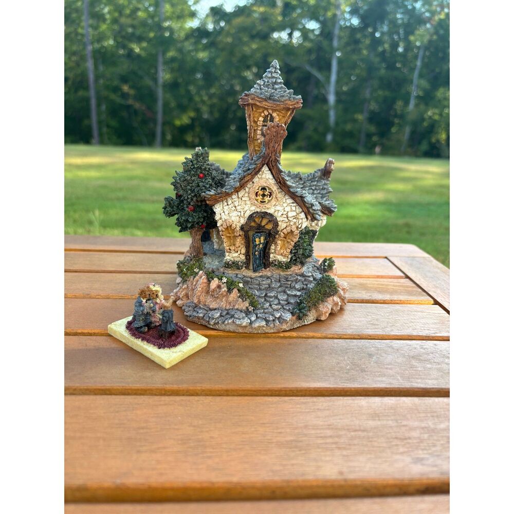 Boyds Bearly-Built Villages "The Chapel in the Woods"